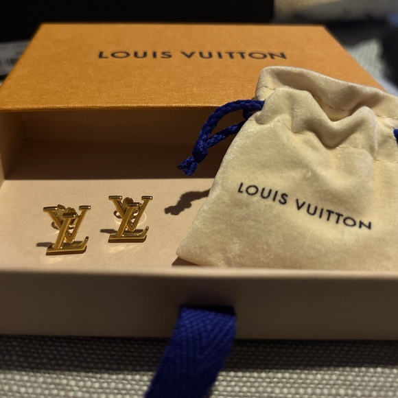 NEW Louis Vuitton Iconic earrings retailing for $405 - Picture 1 of 3